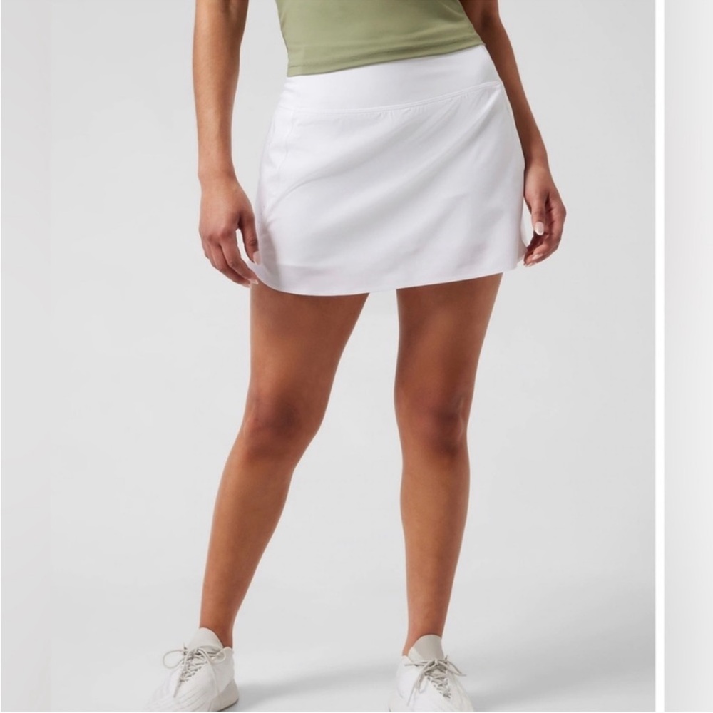 ATHLETA Run With it Skort in Bright White Size Large